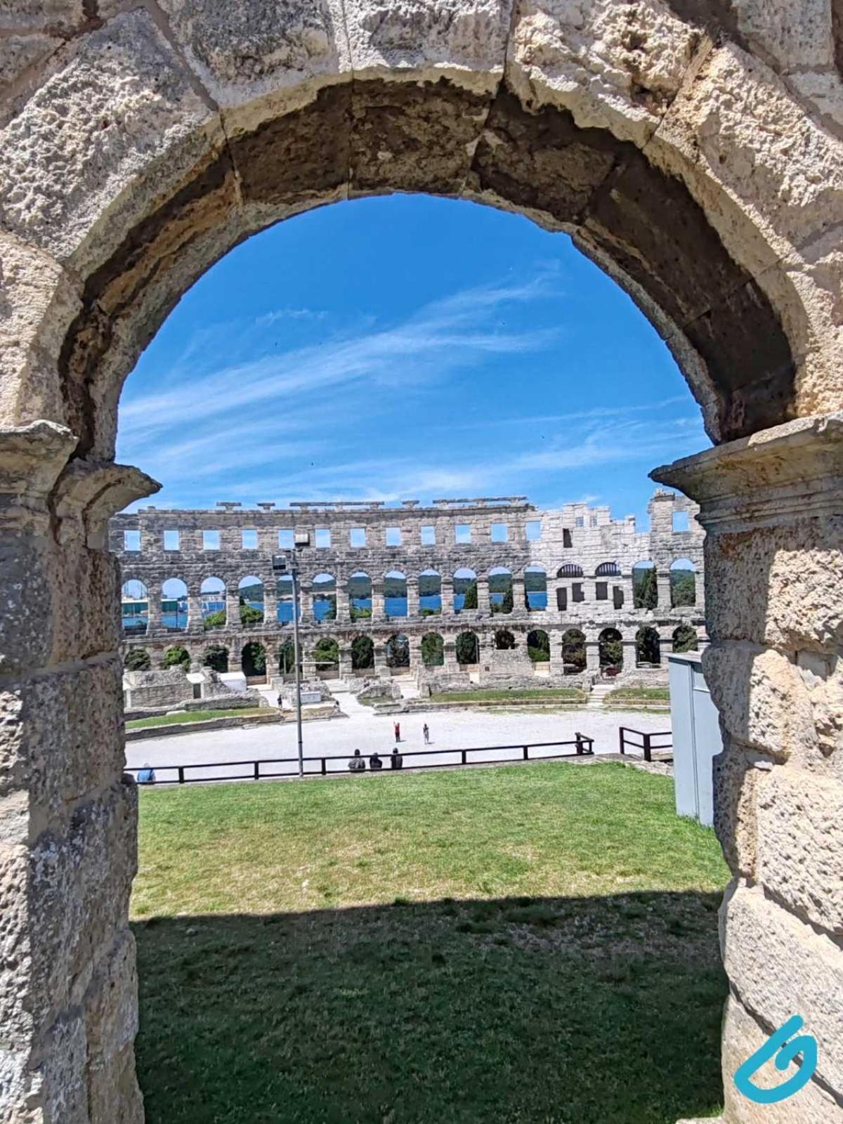 Arena Parkside Residence بولا المظهر الخارجي الصورة
